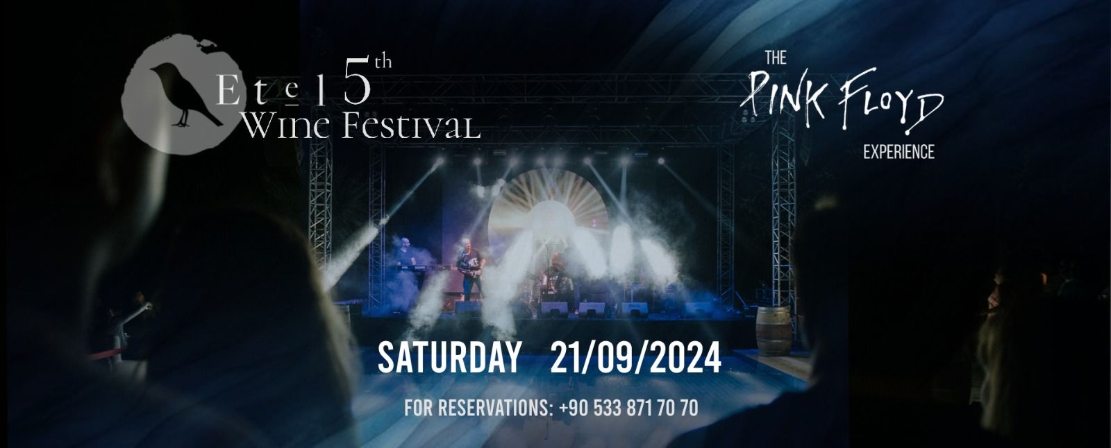 На сцене  Gillham Vineyard "The Pink Floyd Experience"